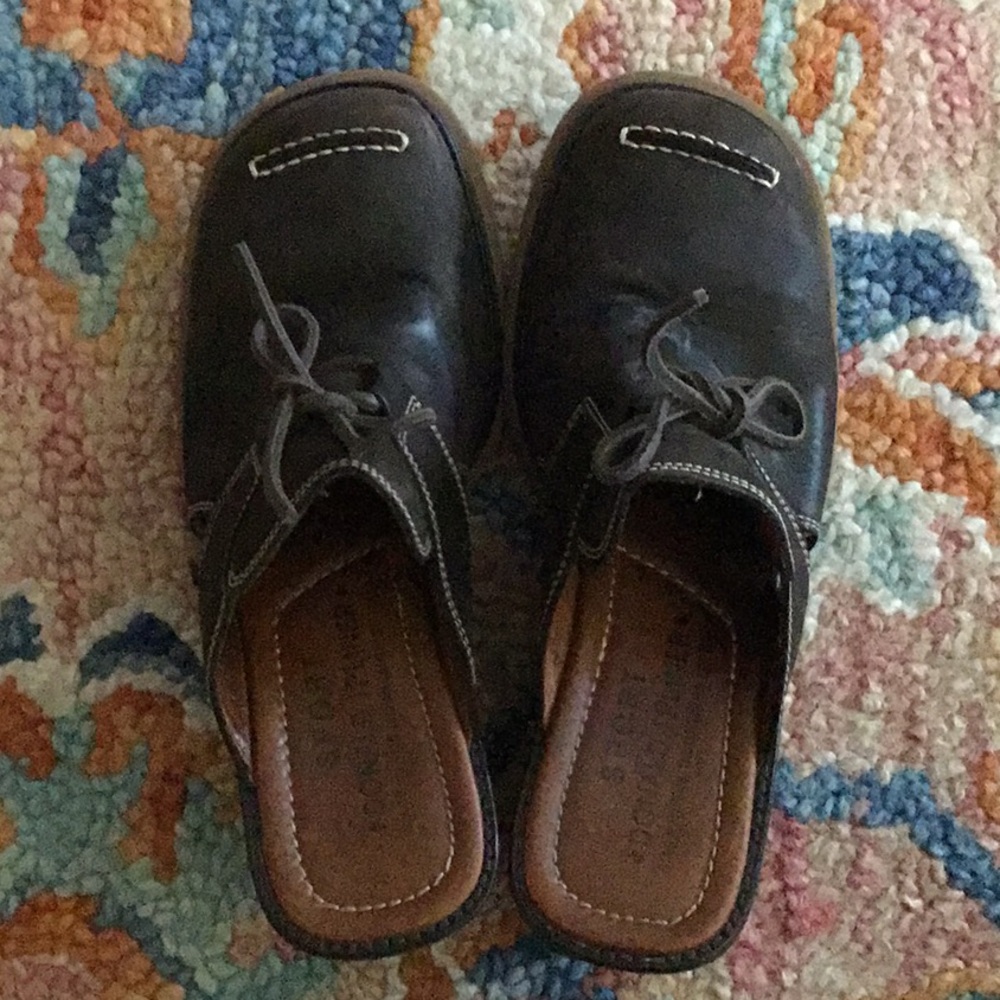 Donald J. Pliner Sport Brown Leather Mules 7